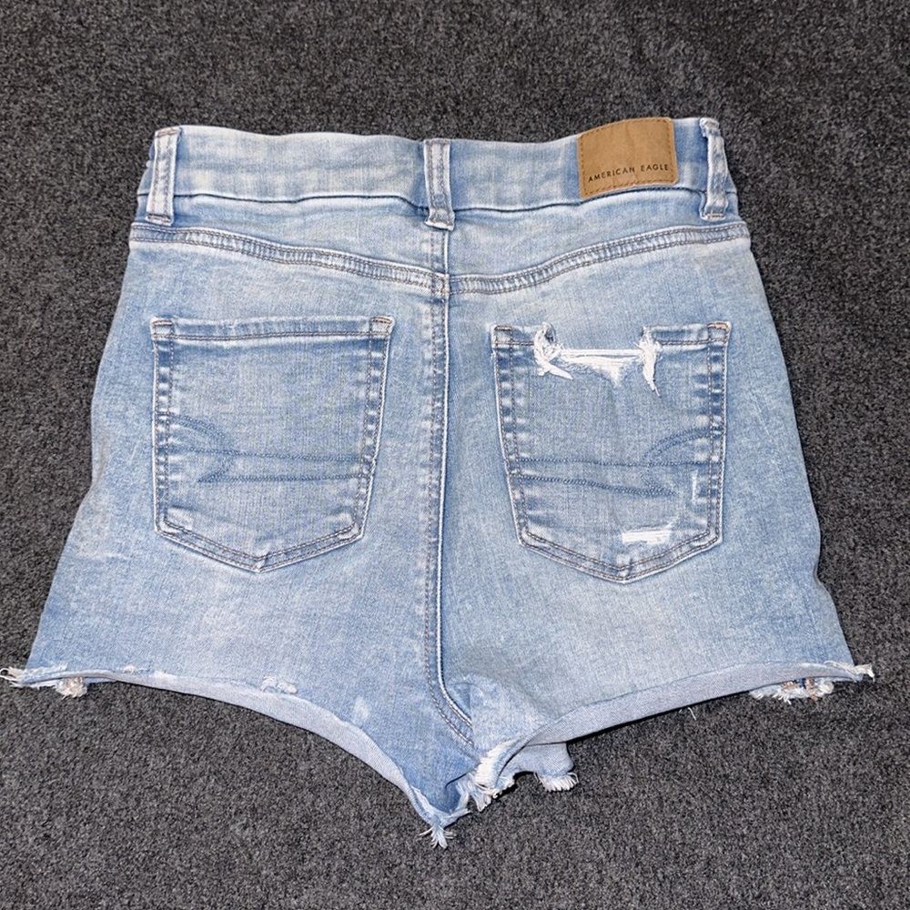 AE Shorts - Picture 2 of 3